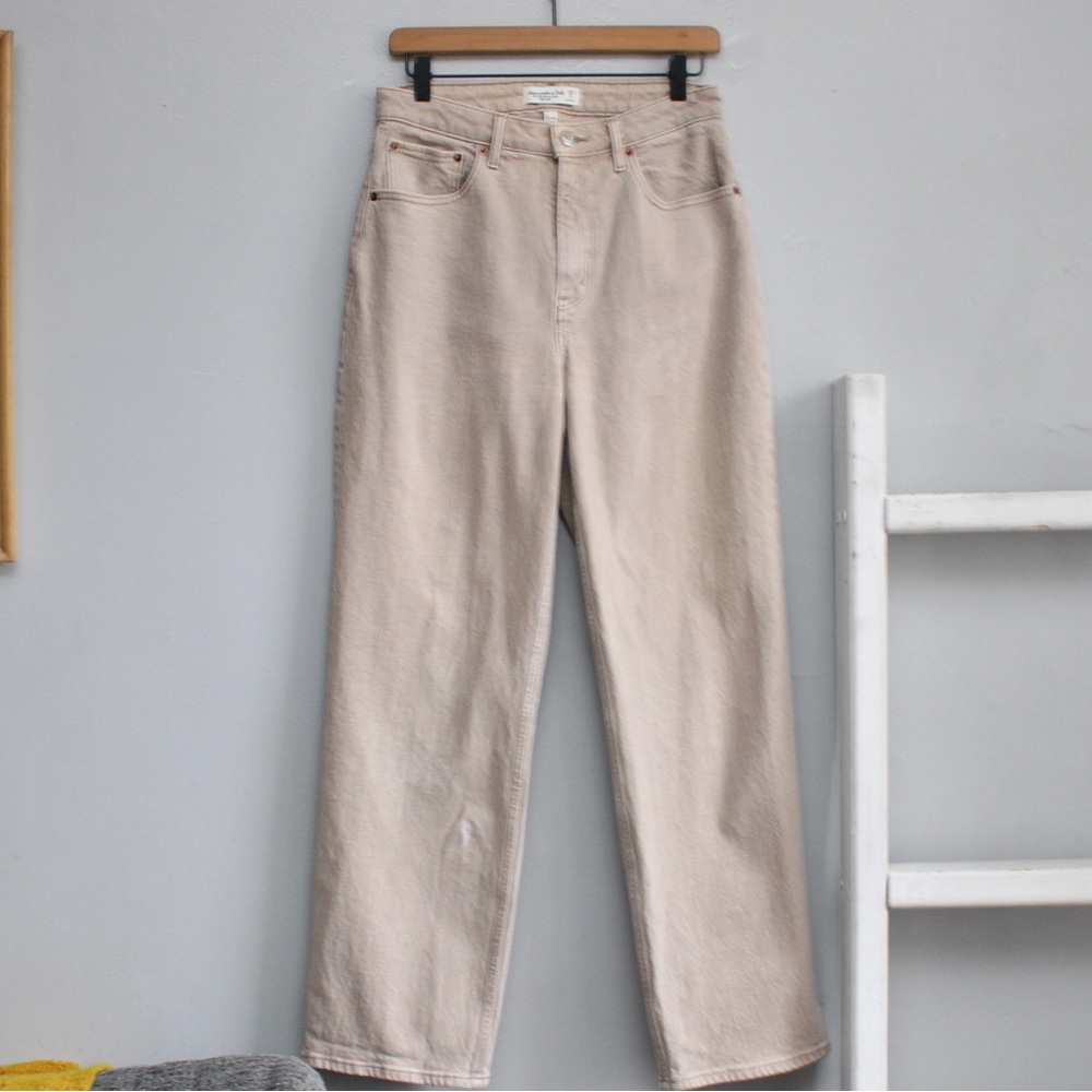 Abercrombie & Fitch Oat Tan Curve Love Ultra High Rise 90s Straight Jean Size 29 - Picture 2 of 8